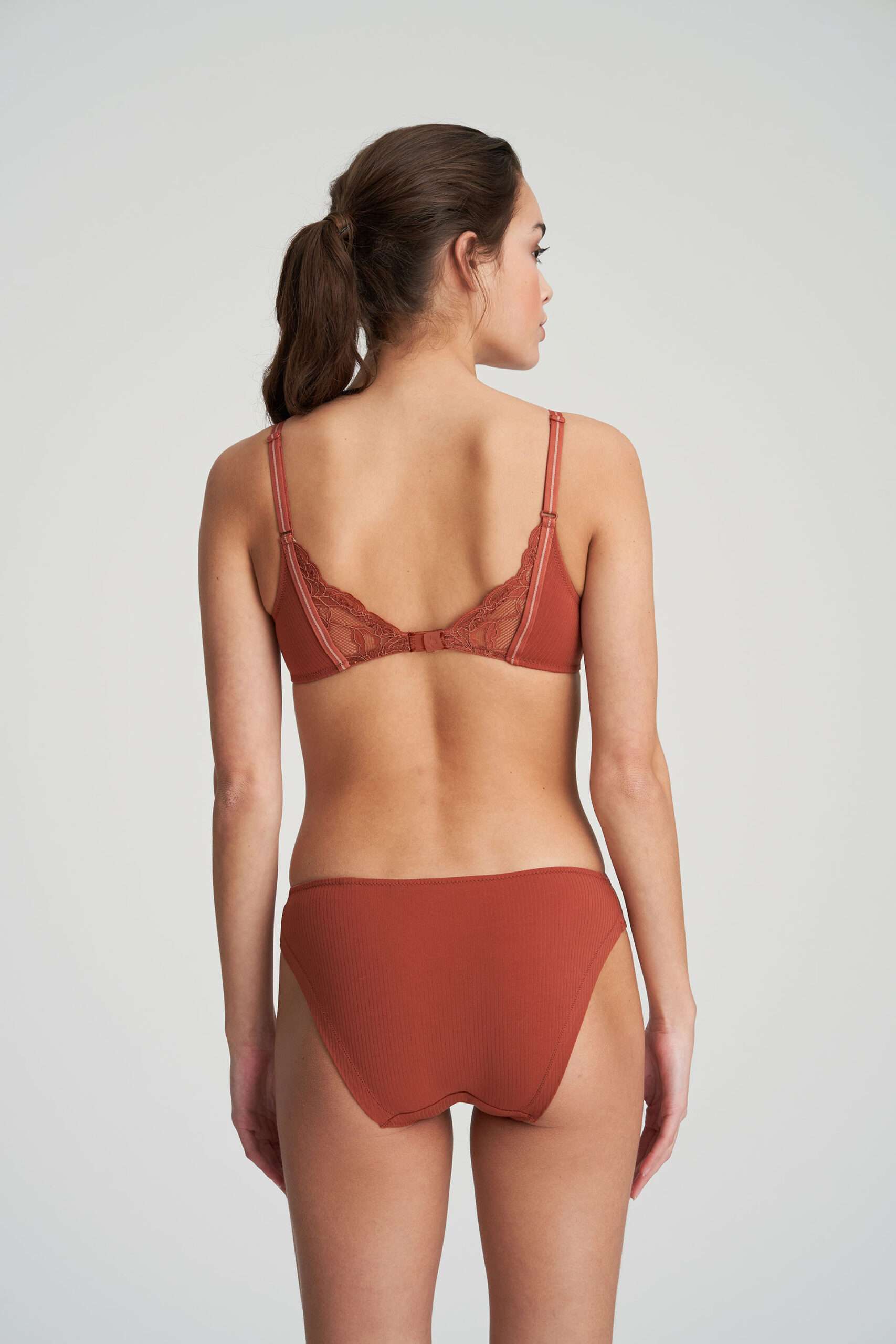 HELMUT Cinnamon rioslip