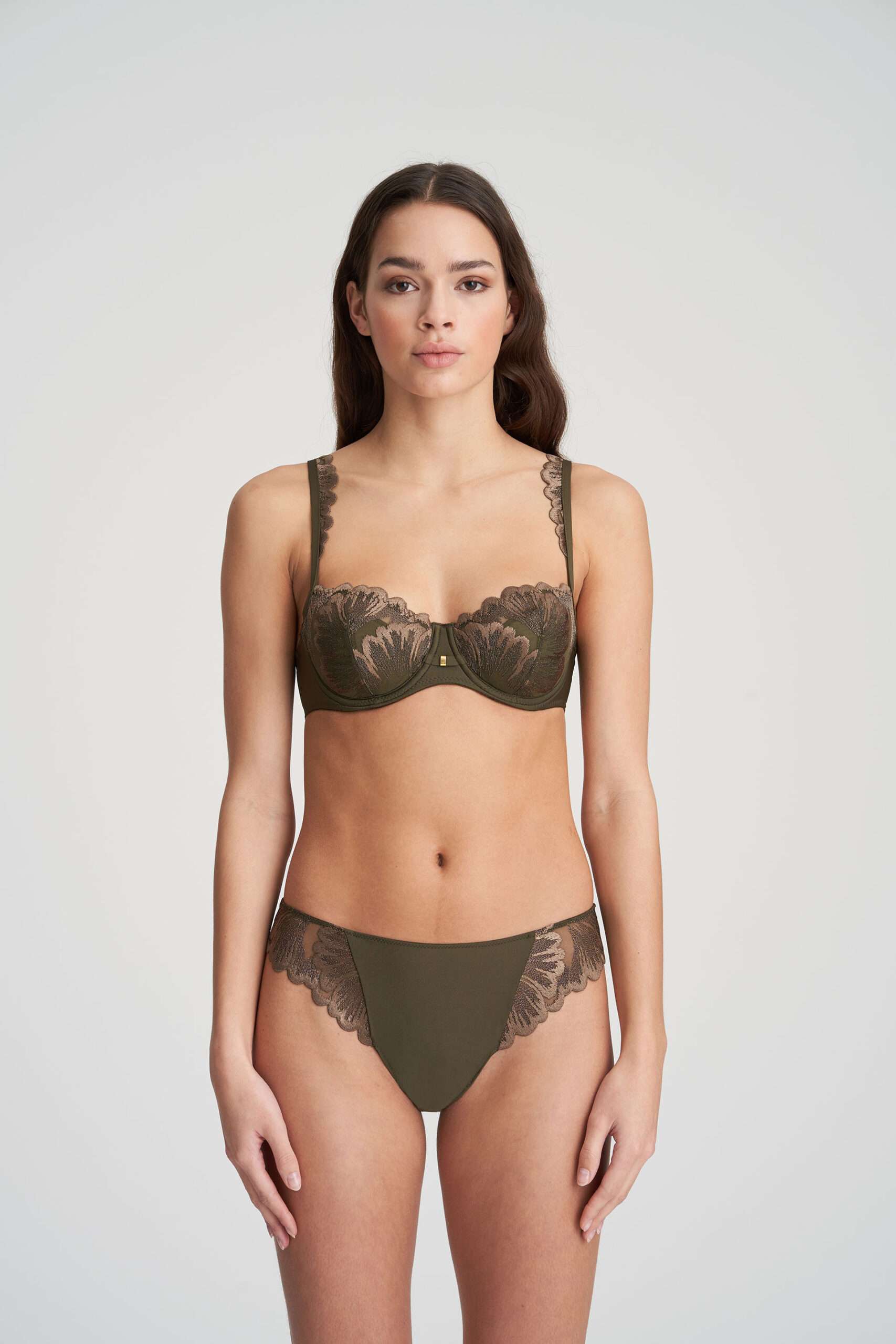 PHOEBE olive green balconnet mousse met naad