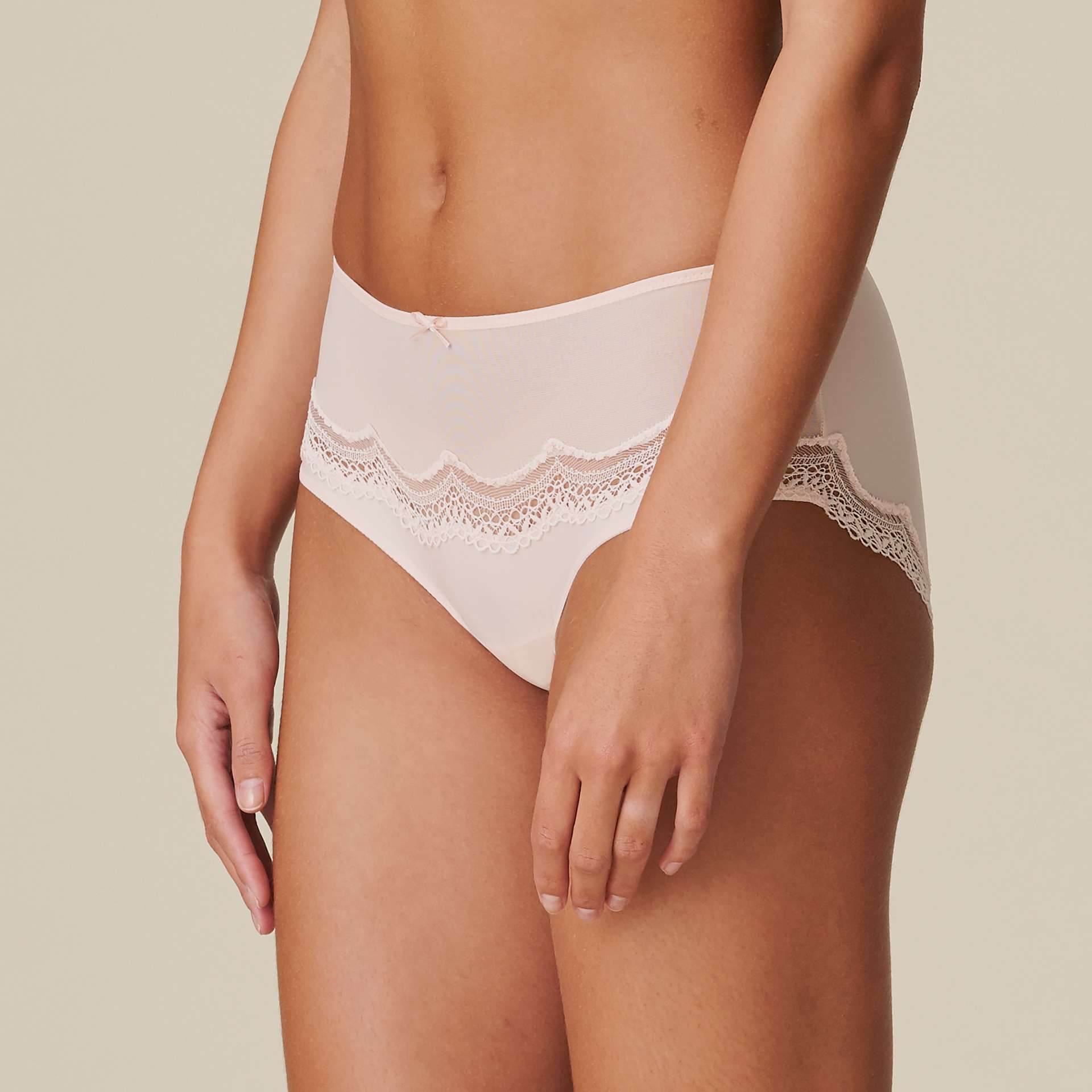 Marie Jo Dolores short