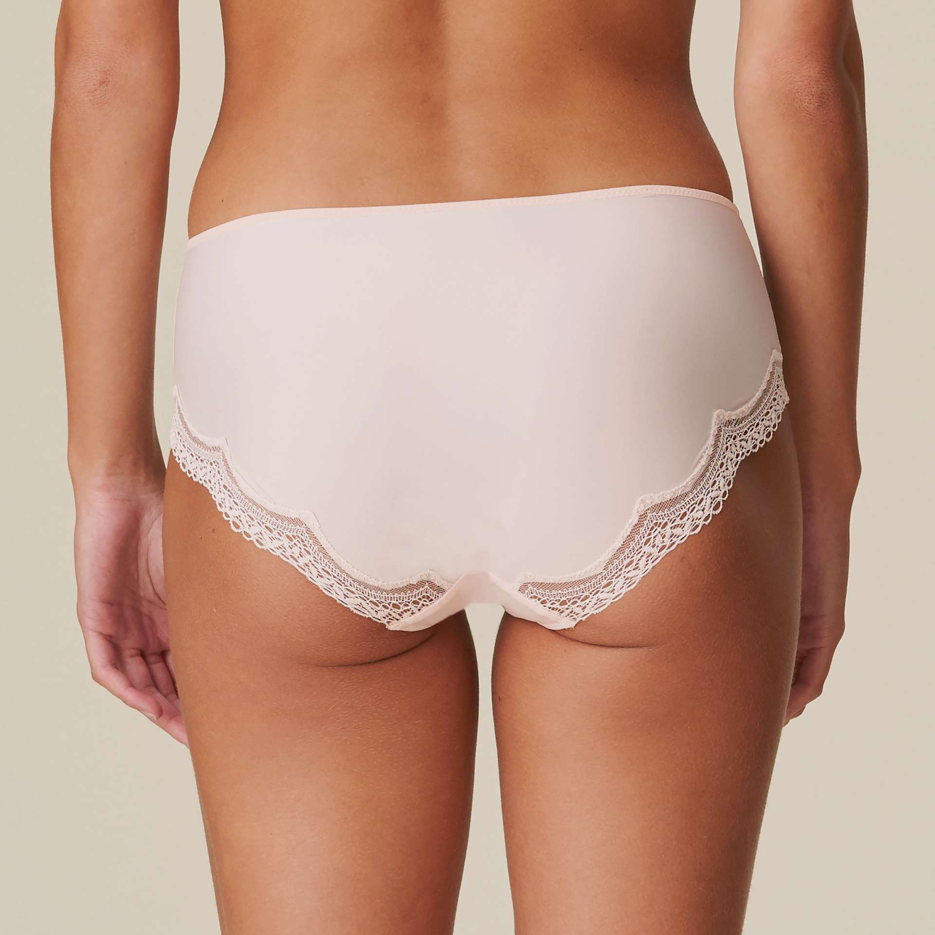 Marie Jo Dolores short