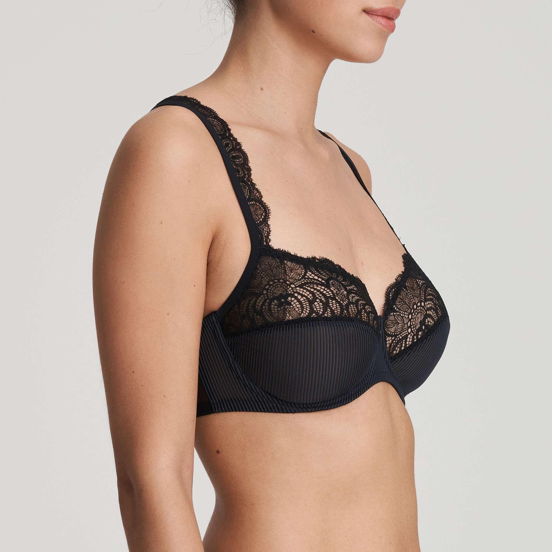 ANNA zwart beugelbh ANNA zwart beugelbh