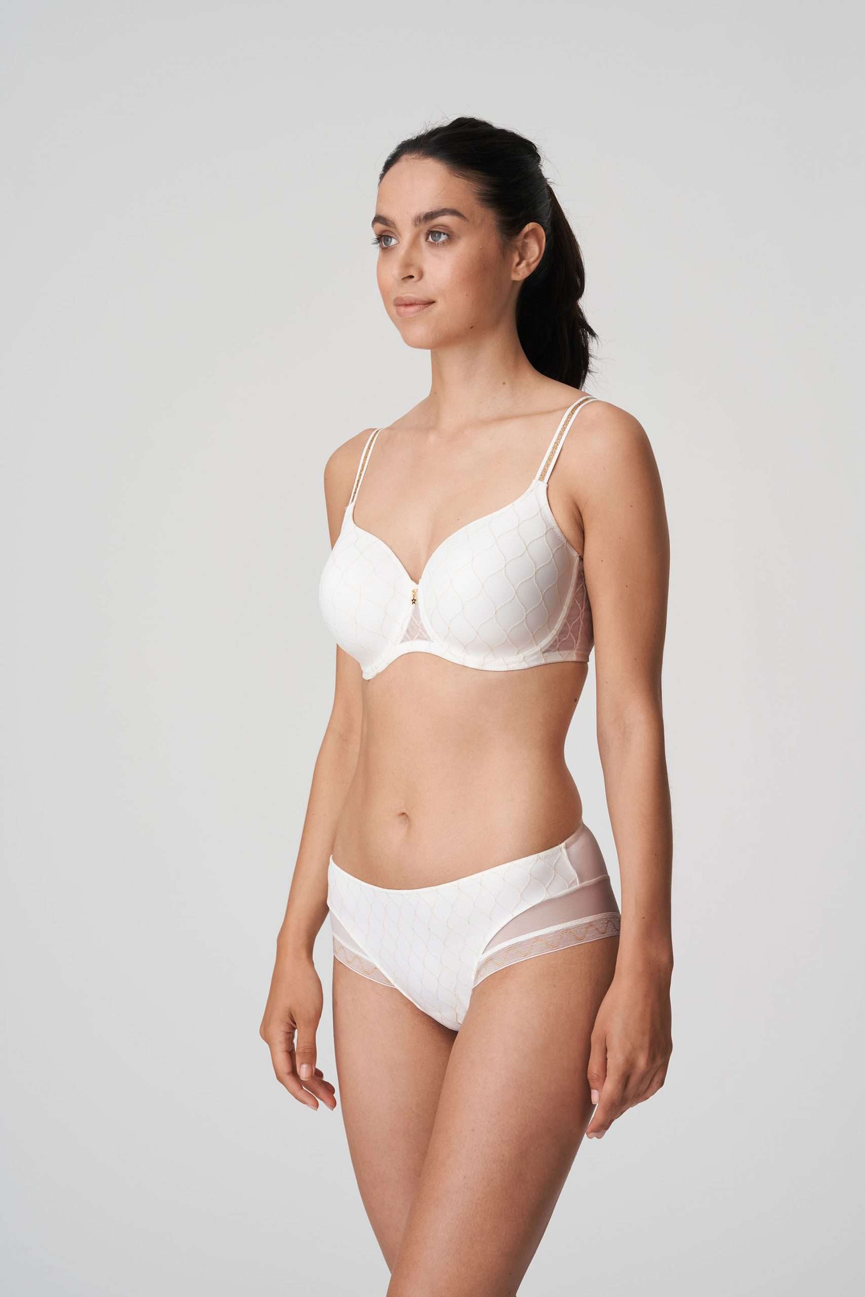 Twist Chryso hotpants