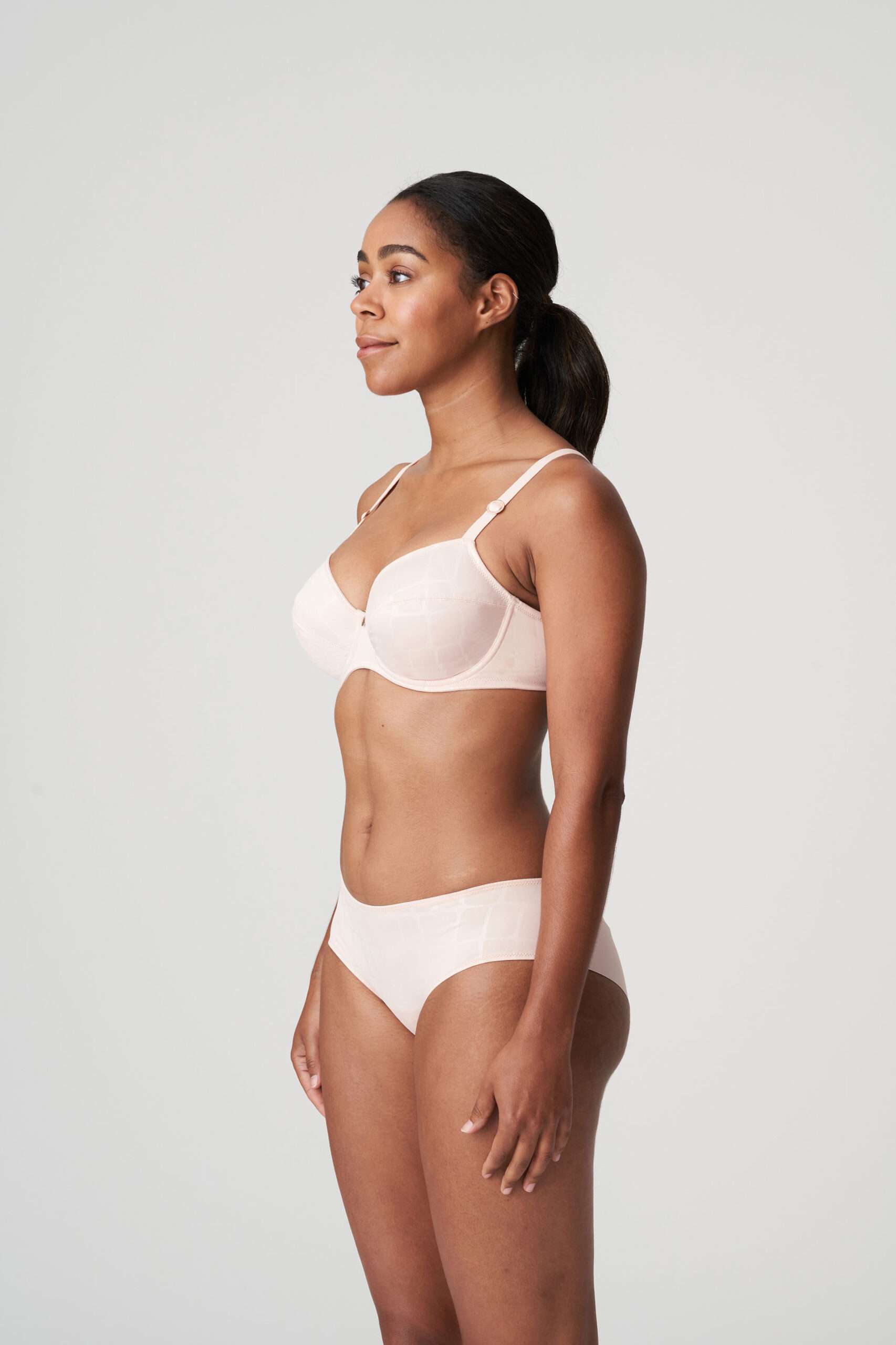 YOSHUA silky tan beugelbh