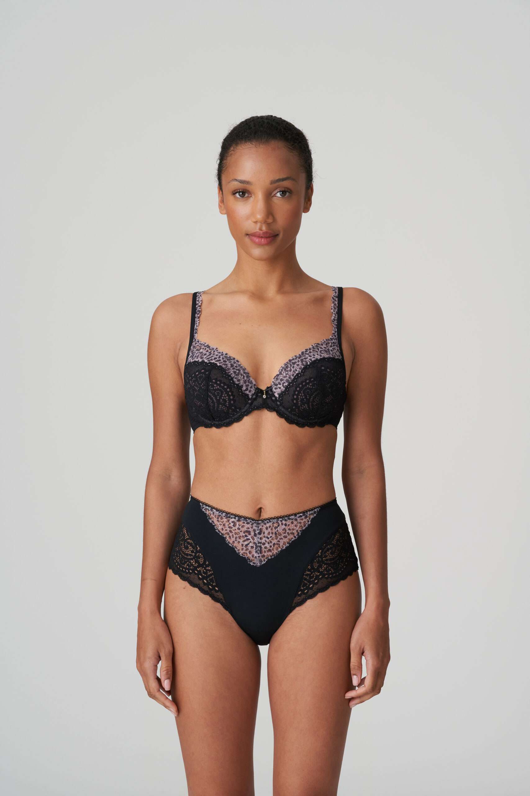 COELY smokey voorgevormde bh - hartvorm COELY smokey voorgevormde bh - hartvorm