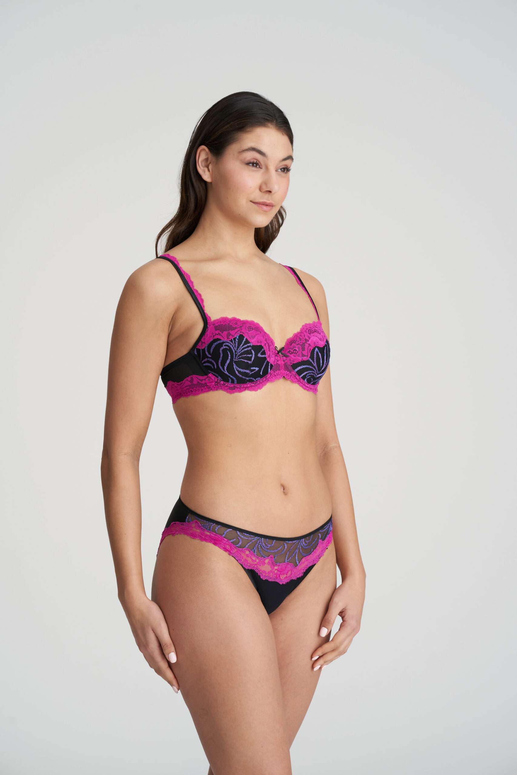 ADELADE Winter Dusk voorgevormde balconette bh ADELADE Winter Dusk voorgevormde balconette bh