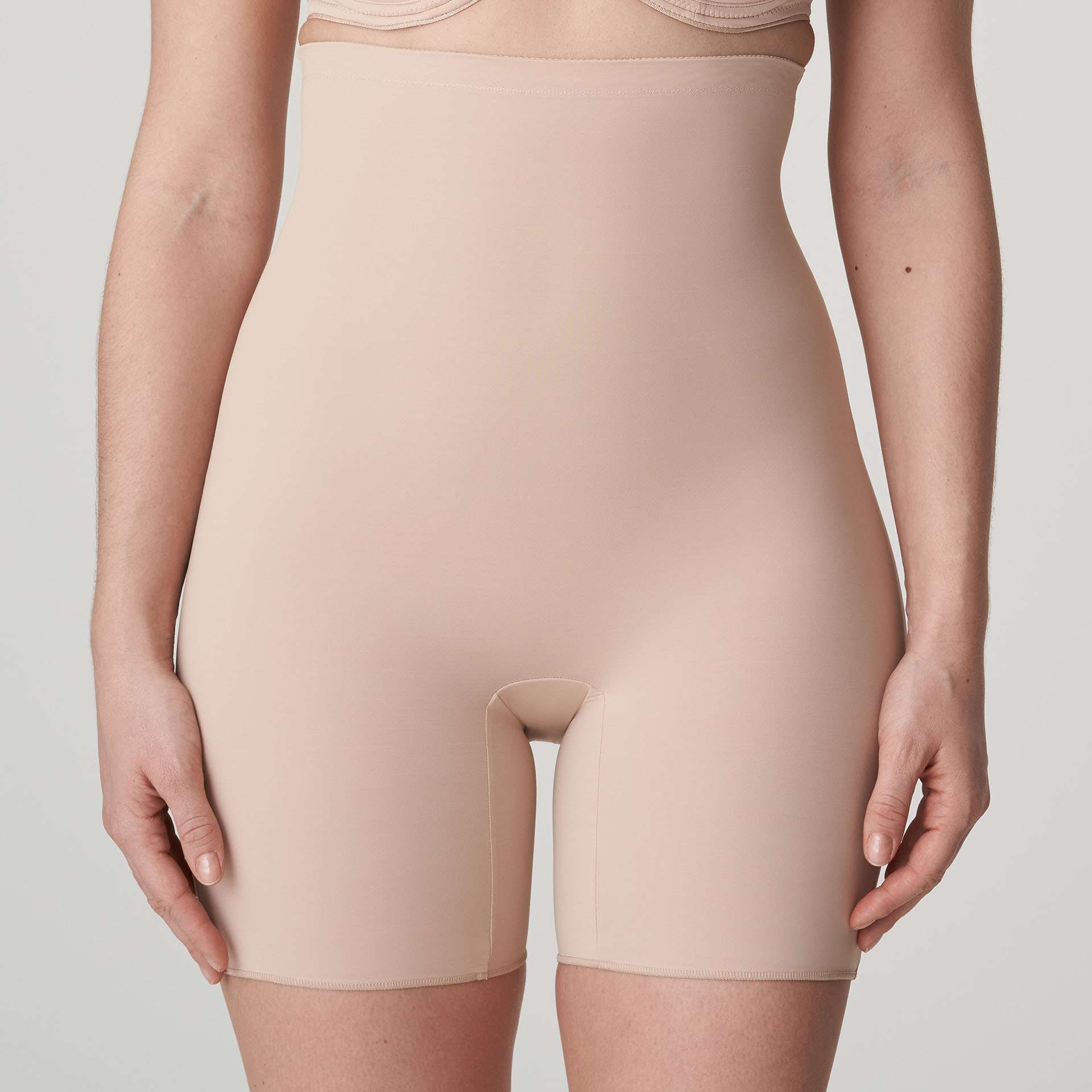 PERLE caffé latte corrigerende slip met pijpjes PERLE caffé latte corrigerende slip met pijpjes