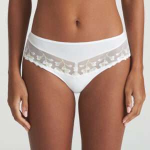 LEDA wit hotpants