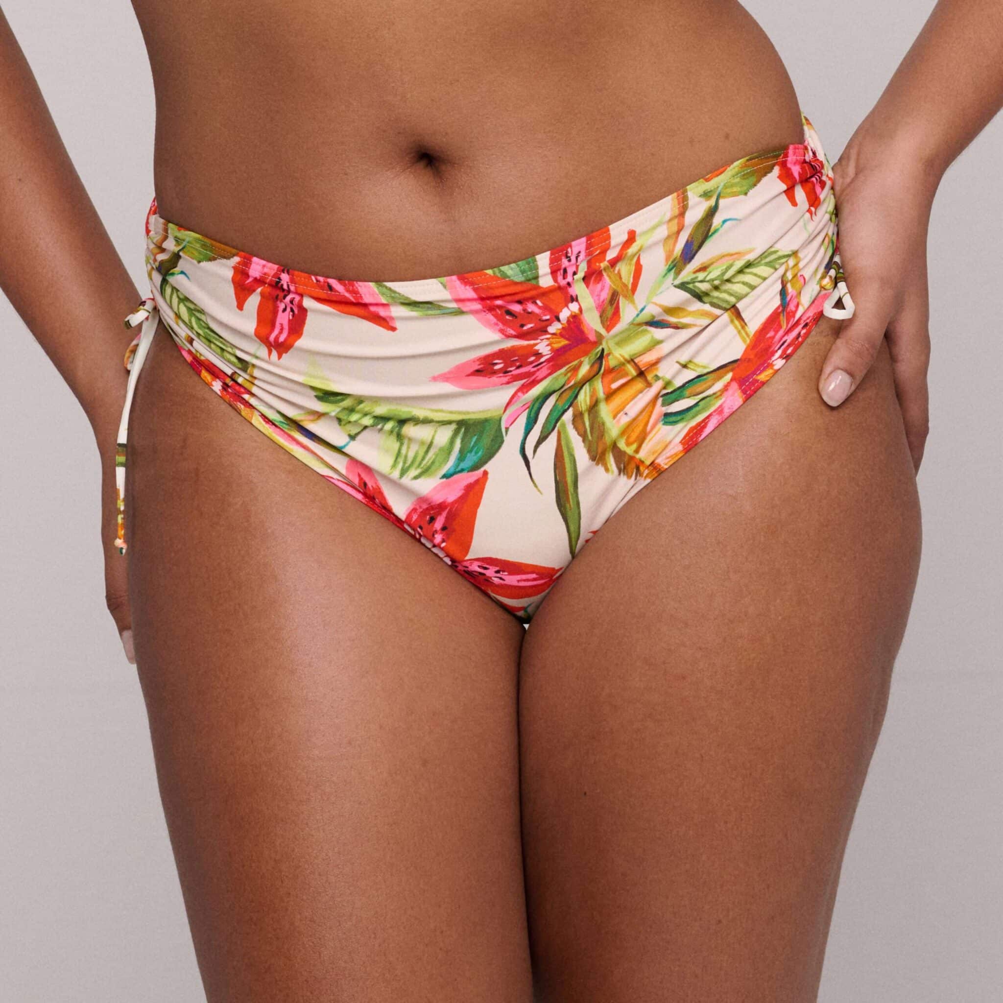 TANZANIA Calm tropics bikini tailleslip met koordjes TANZANIA Calm tropics bikini tailleslip met koordjes