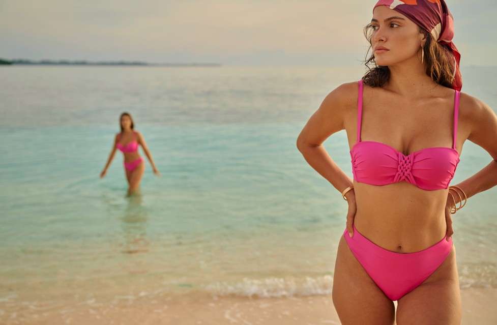 Bikini framboise (balconette model)