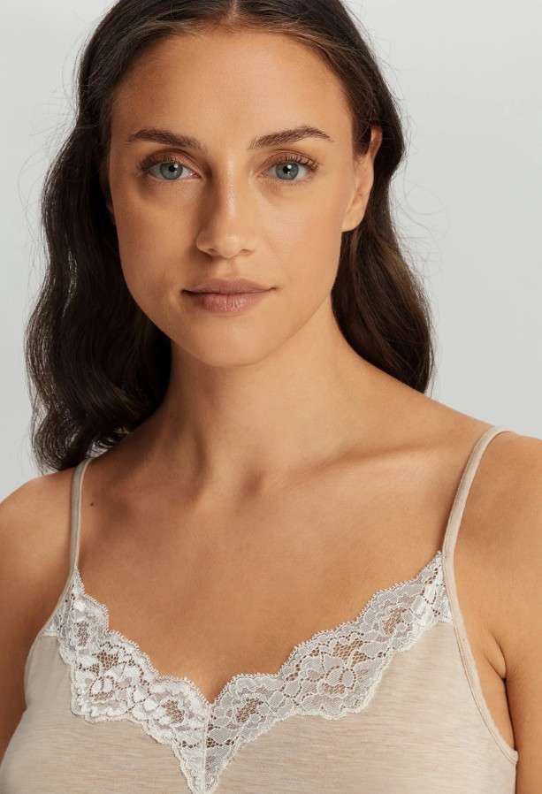 Natural Elegance spaghetti jurk