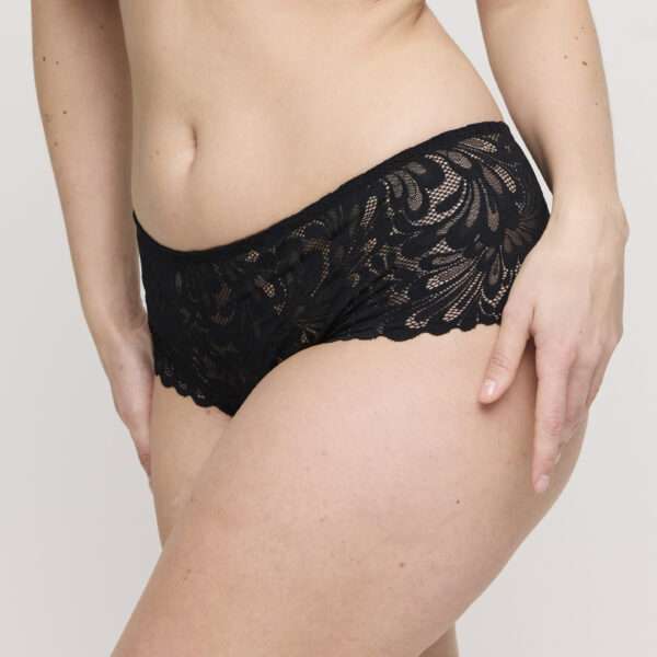 RUPI zwart hotpants