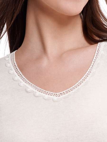 Hemdje (40% Angora, 30% scheerwol)) Hemdje (40% Angora, 30% scheerwol))