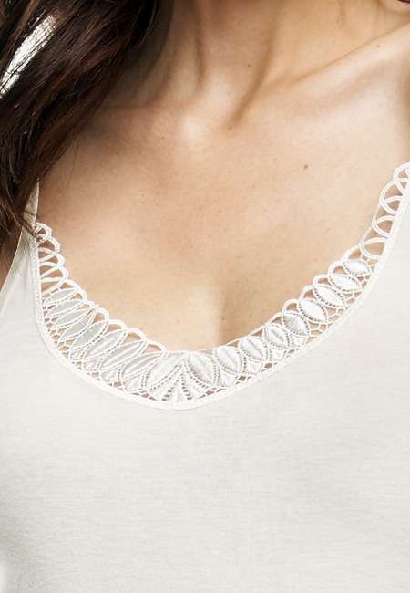 Hemdje (15% angora, 25% wol, 30% zijde) Hemdje (15% angora, 25% wol, 30% zijde)