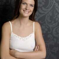 Hemdje (15% angora, 25% wol, 30% zijde) Hemdje (15% angora, 25% wol, 30% zijde)