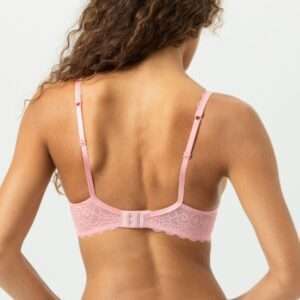 Amorous spacer 1/2 cup