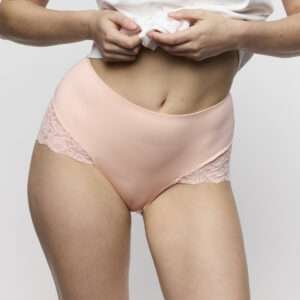 COLOR STUDIO glossy pink corrigerende tailleslip