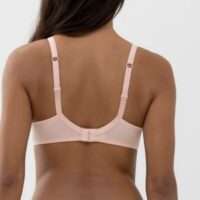 Joan spacer volle cup Joan spacer volle cup