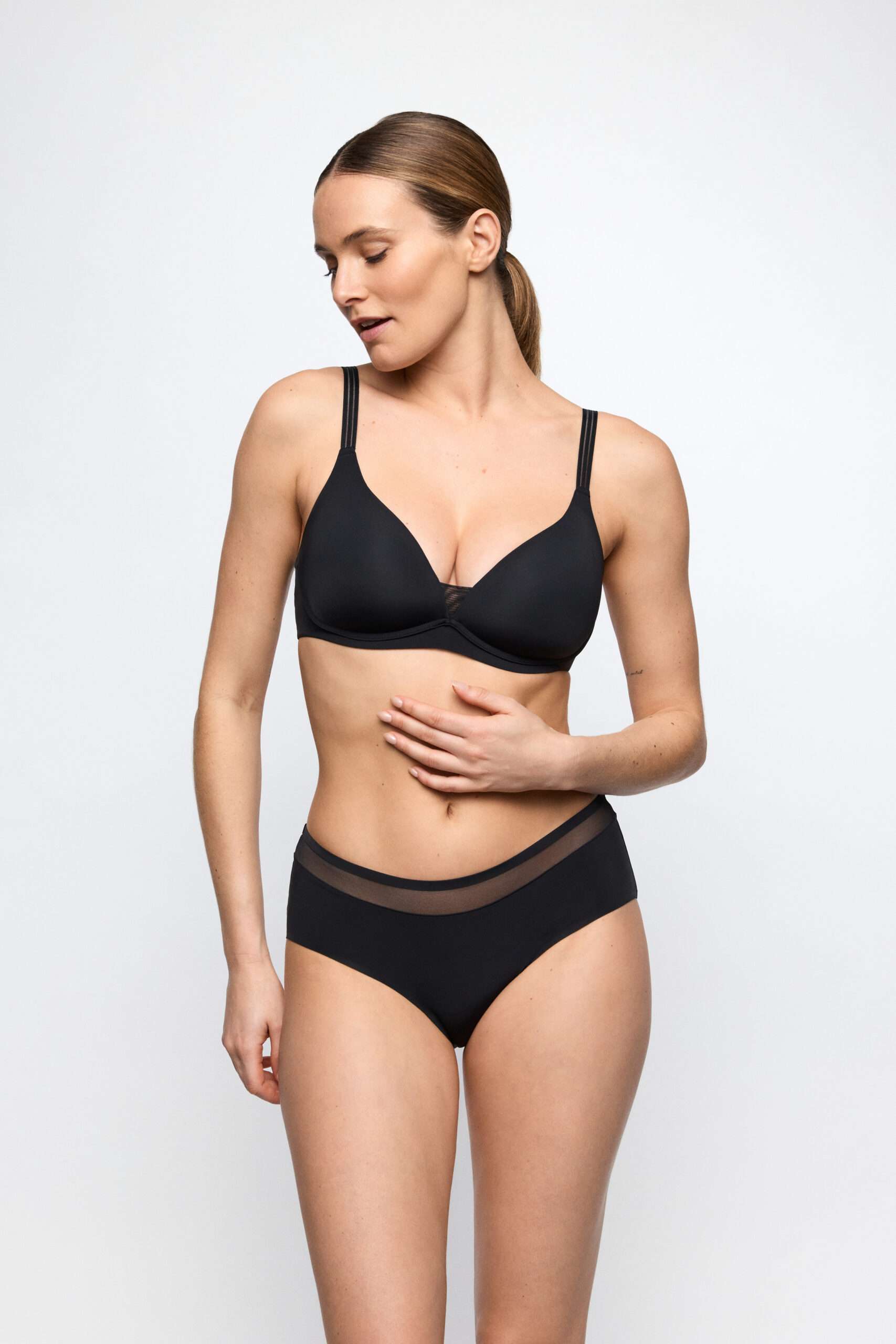 LOUIE zwart short