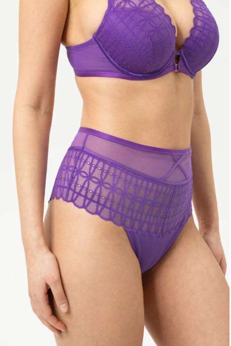 Captivating tailleslip